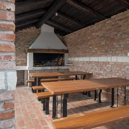 Rocky Apartman Petrovija