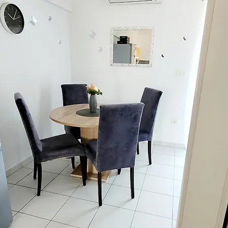 Rocky Apartment